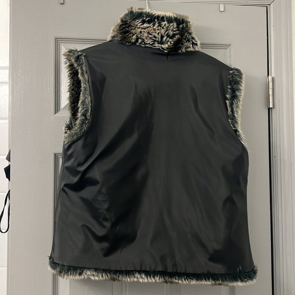 Blassport Reversible Fur zip up Vest Size Medium - Picture 5 of 5